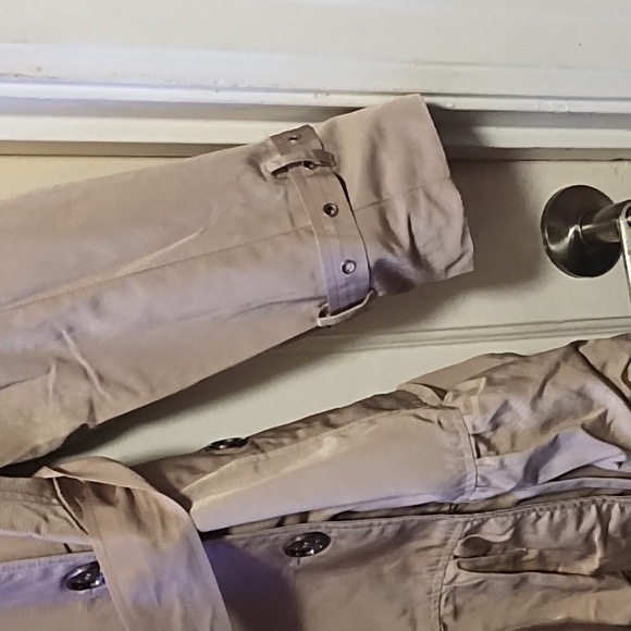 Burberry Trenchcoat - Picture 6 of 11